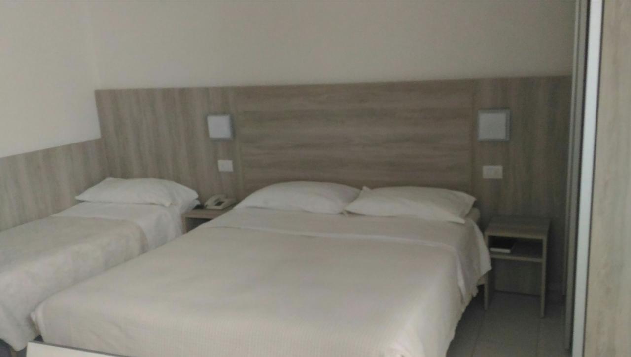 Hotel Monti Rimini Exteriör bild